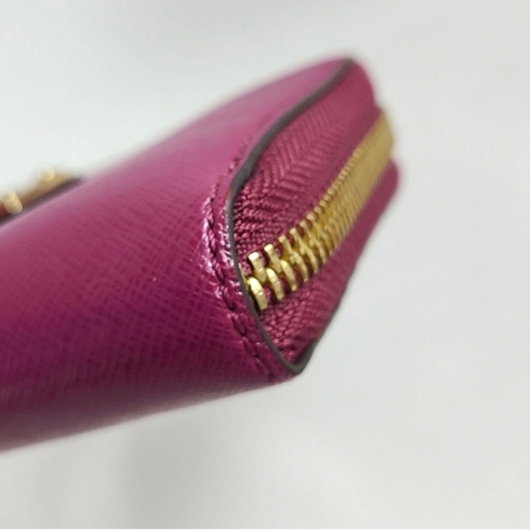 Michael Kors Women's Jet Set Fuchsia Gold Zip Around Leather Wristlet  Wallet - Picture 5 of 11